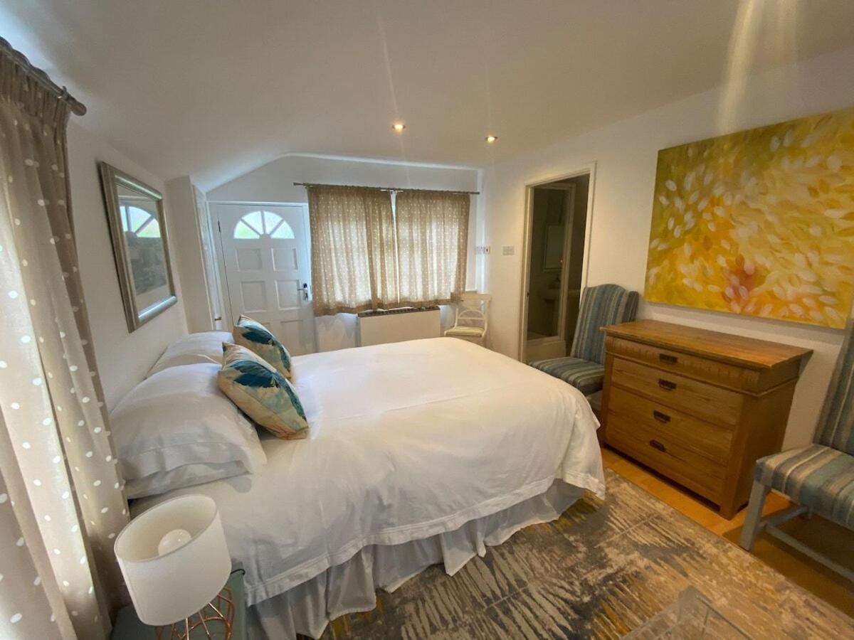 Private Entry Guesthouse Hideaway Hordle Exterior foto