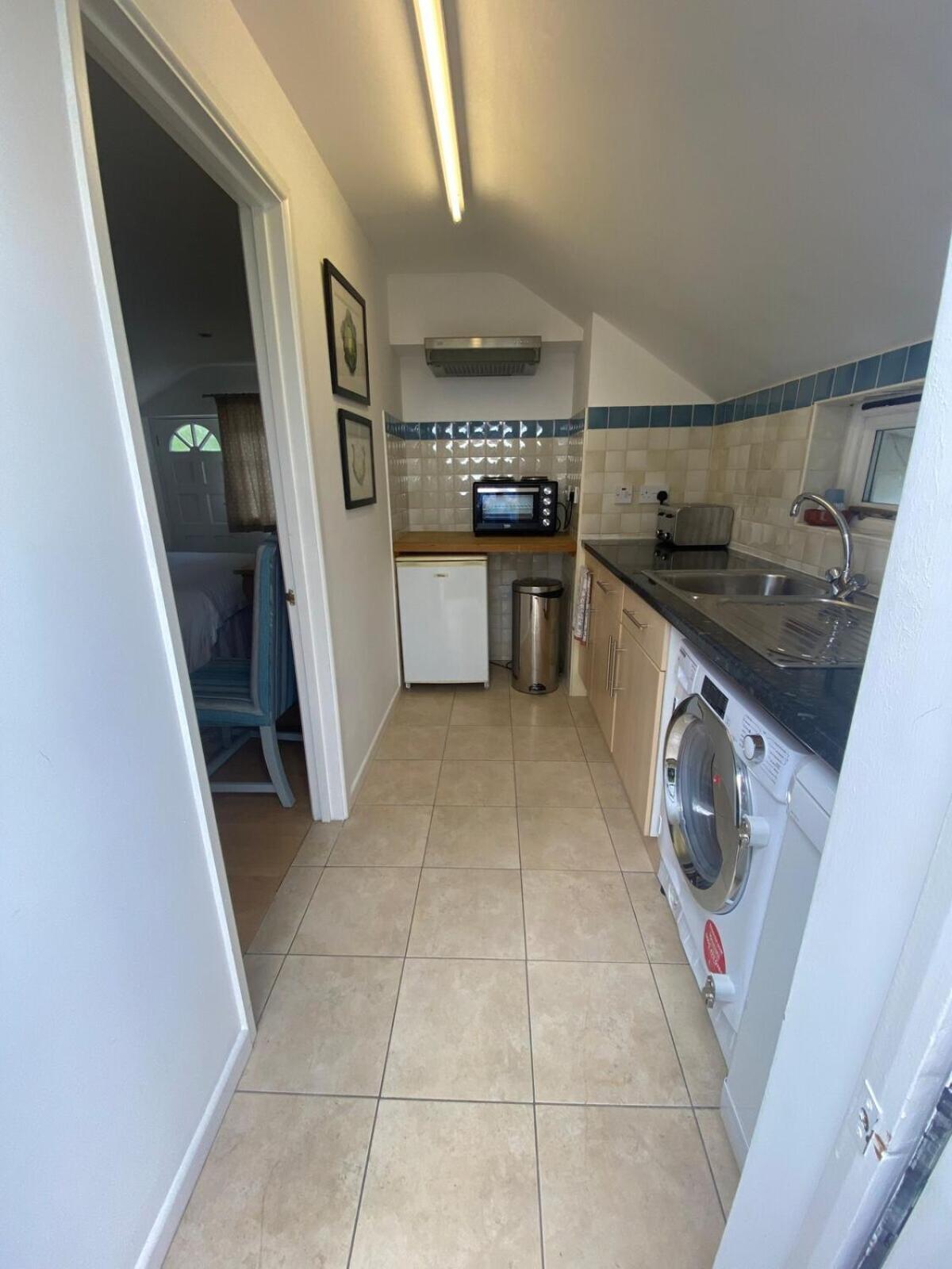 Private Entry Guesthouse Hideaway Hordle Exterior foto