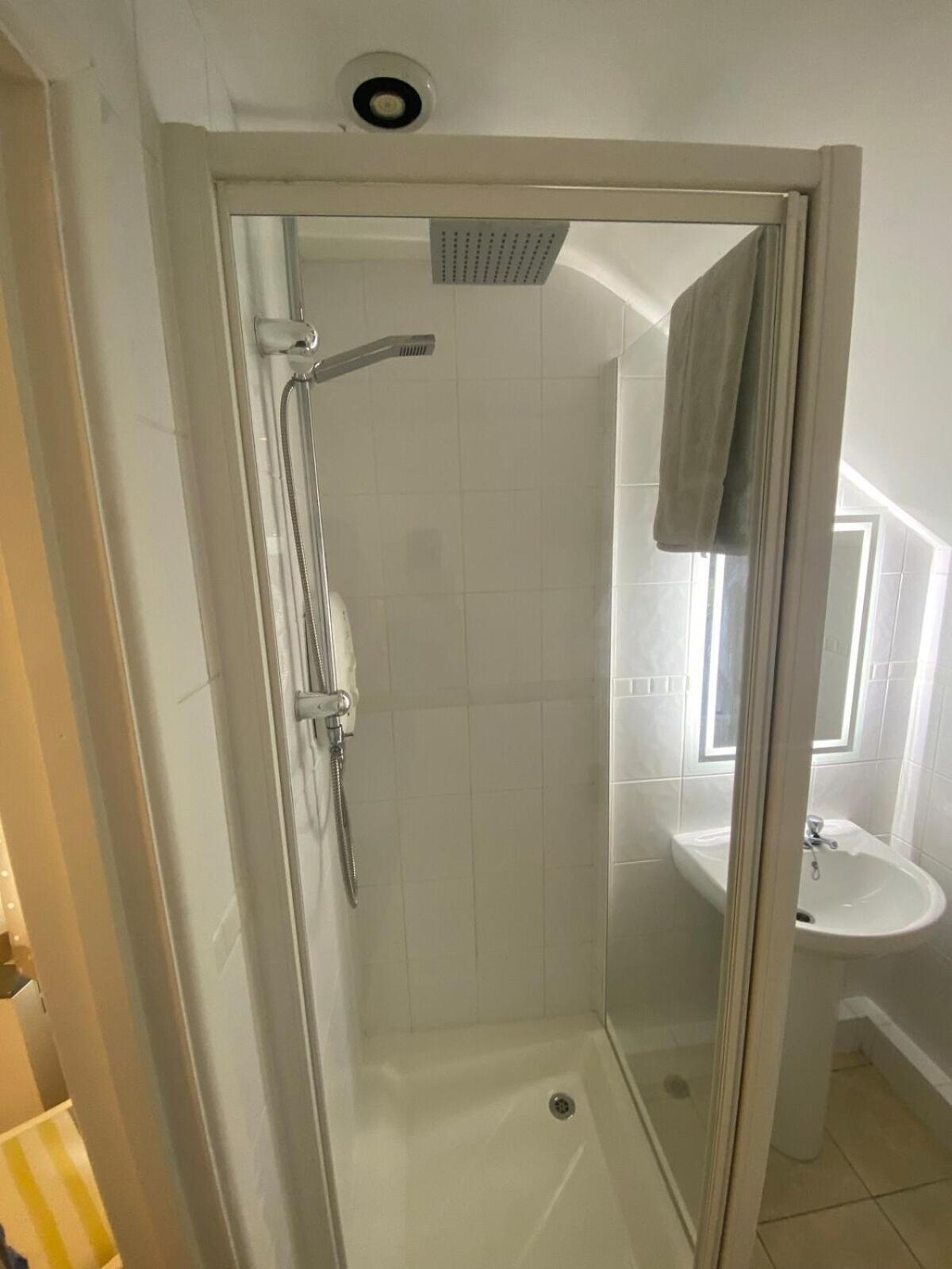 Private Entry Guesthouse Hideaway Hordle Exterior foto