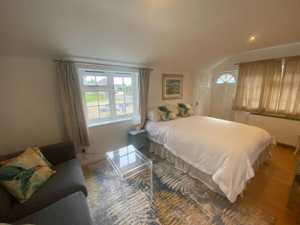 Private Entry Guesthouse Hideaway Hordle Exterior foto