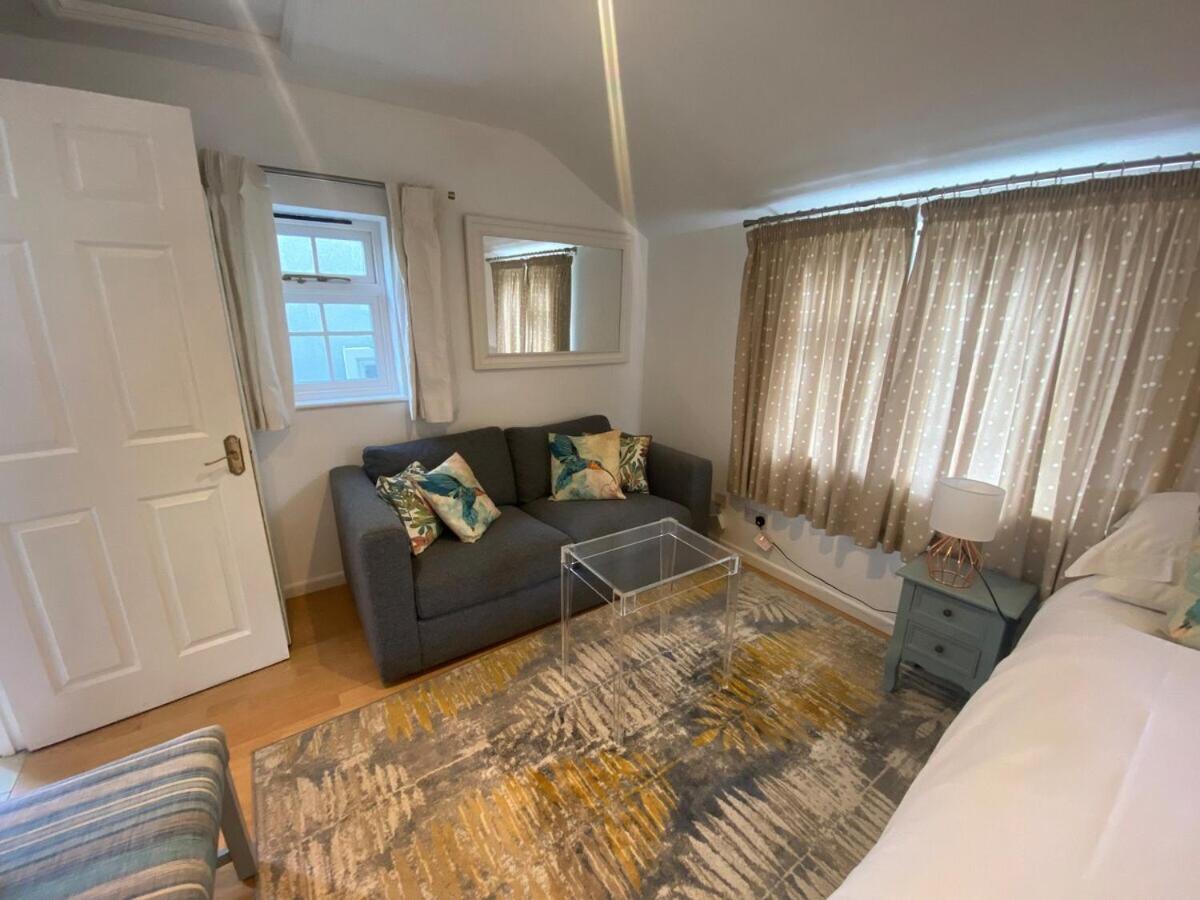 Private Entry Guesthouse Hideaway Hordle Exterior foto